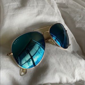 Diff Sunglasses x Jessie James Decker | Gold Frame